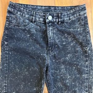 Super cute acid-washed high-waisted skinny jeans - 8
